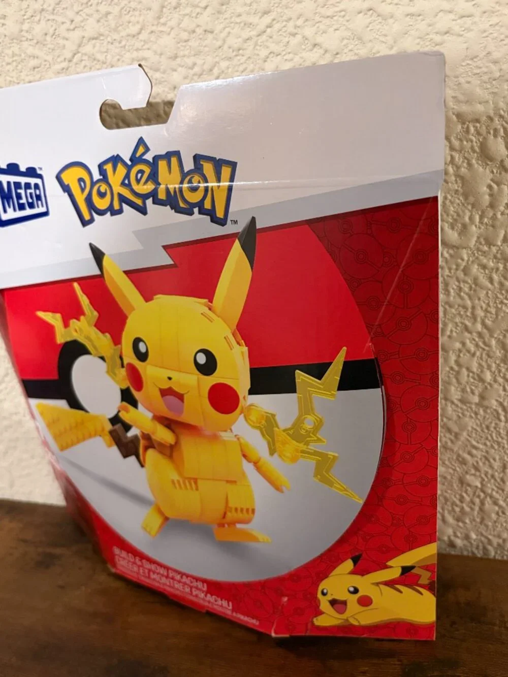 Mega Pokémon Pikachu Building Set 211 Pieces Build & Show Figure NWT